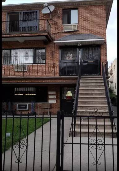 Main picture of 2169 81st St