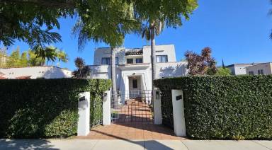 Main picture of 900 Havenhurst Dr