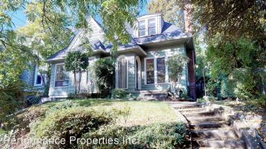 Main picture of 4235 NE Glisan St