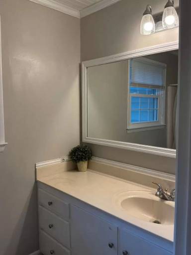 Main picture of 801 Phillips St