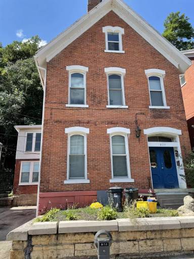 Main picture of 721 Bluff St