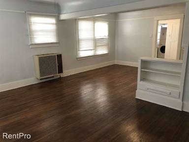 Main picture of 746 1/2 N Ridgewood Pl