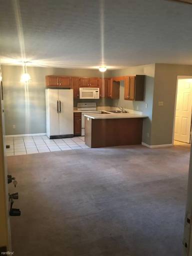 Main picture of 100 Amy Ave