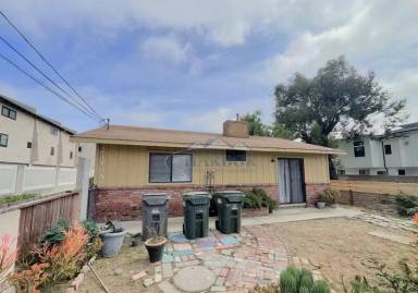 Main picture of 2418 Clark Ln