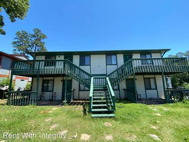Main picture of 303 S Lipona Rd