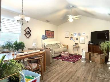 Main picture of 164 Highlands Ct