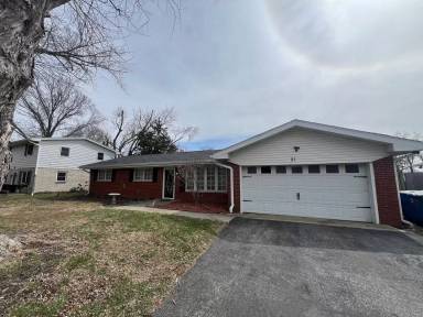 Main picture of 21 Birch Dr