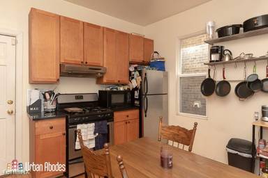 Main picture of 2529 N Ashland Ave