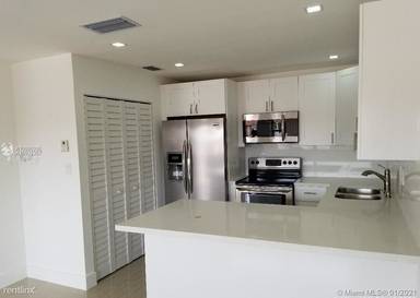 Main picture of 13231 SW 17th Ln