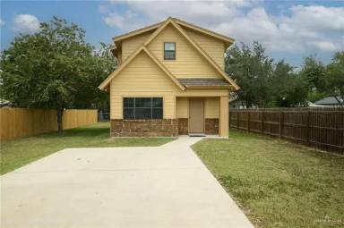 Main picture of 205 Los Flores St