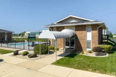 Main picture of Pinecrest Apartments