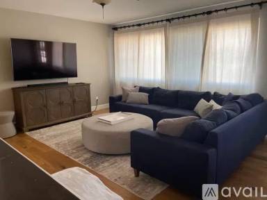 Main picture of 1325 W Missouri Ave