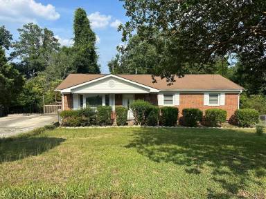 Main picture of 555 Cimarron Dr
