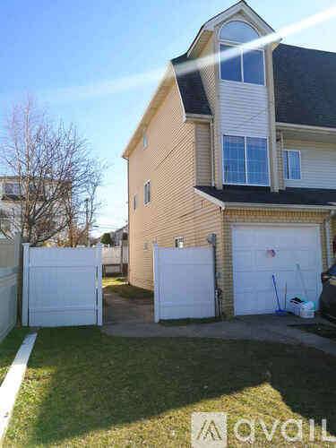 Main picture of 138 Lucille Ave