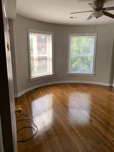 Main picture of 4013 S Calumet Ave