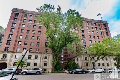 Main picture of 400 W Deming Pl