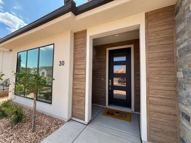 Main picture of 30 E Dakar Ln