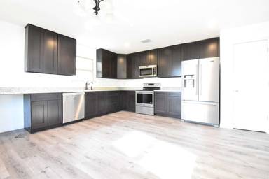 Main picture of 126 Water St