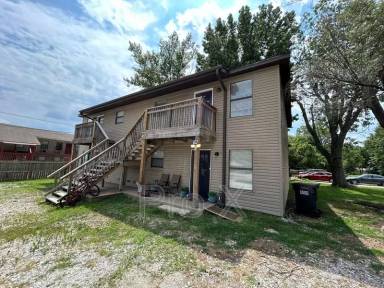 Main picture of 1702 Powell St