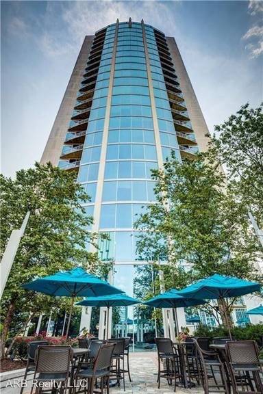 Main picture of Realm Condominiums