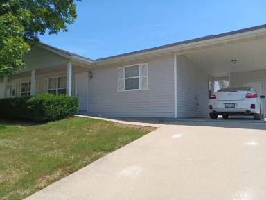 Main picture of 24 Christine Dr