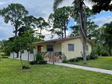 Main picture of 4768 Cole St