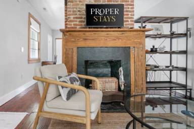 Main picture of 18 Bogard St