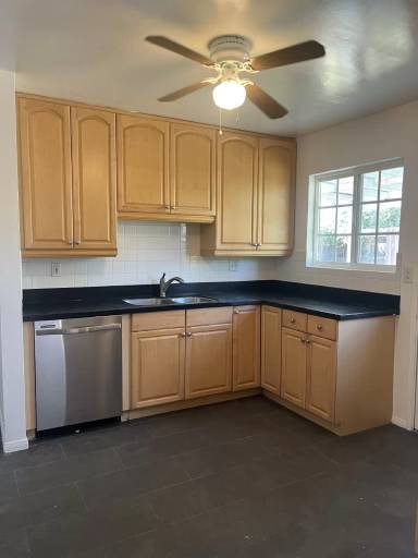 Main picture of 2409 Curtis Ave