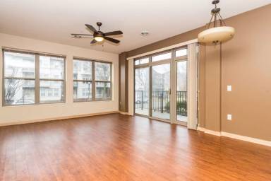 Main picture of 451 W Wilson St