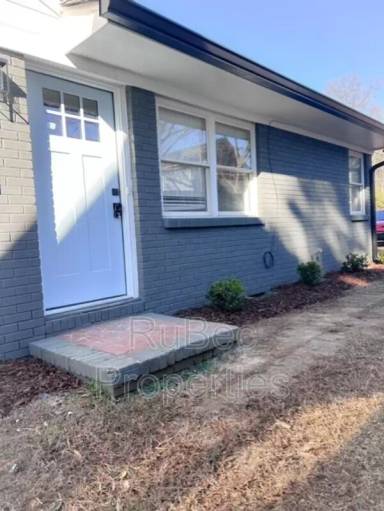Main picture of 2314 Rozzelles Ferry Rd