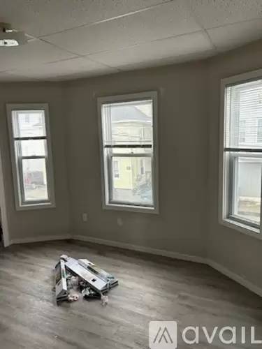 Main picture of 10 Lilley Ave
