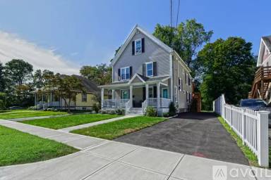 Main picture of 10 Noble Ave
