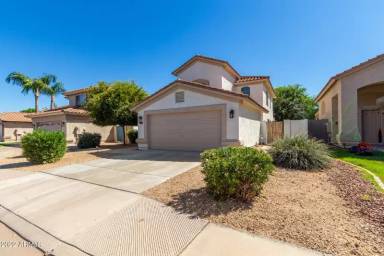 Main picture of 1327 W Kingbird Dr