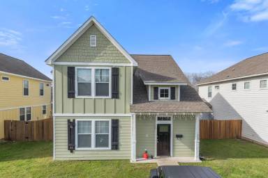 Main picture of 112 Fairway Dr