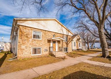 Main picture of 869 Sherburne Ave
