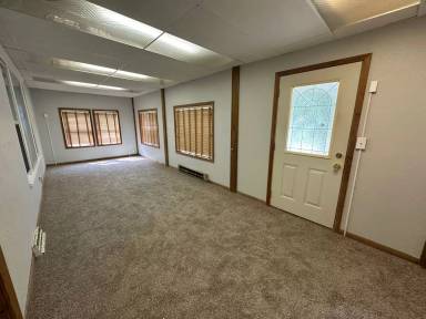 Main picture of 1459 W 2nd St