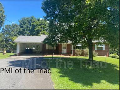 Main picture of 5545 Reynolda Rd