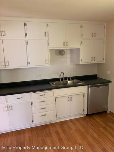 Main picture of 1121 49th Ave NE