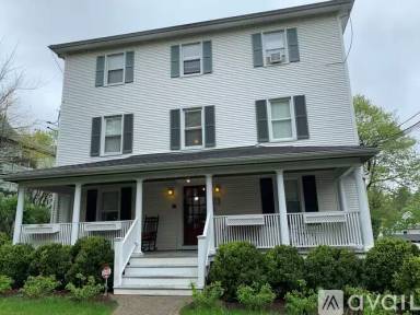 Main picture of 21 Oak Ridge St