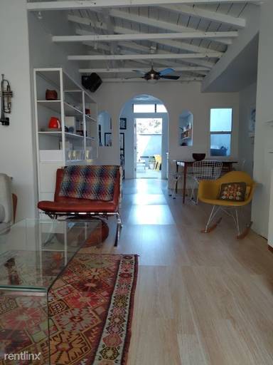 Main picture of 1418 Main St