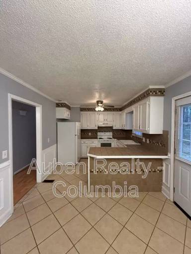 Main picture of 337 N Royal Tower Dr