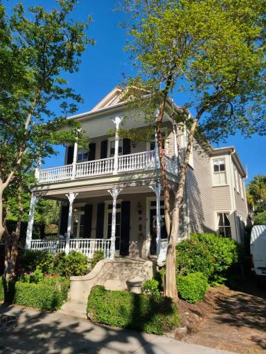 Main picture of 6 Wentworth St
