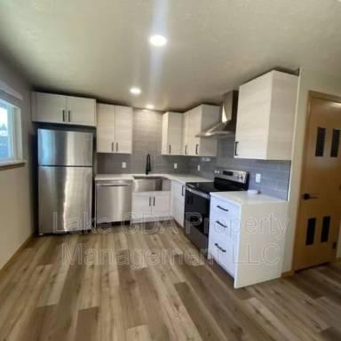 Main picture of 1617 E 3rd Ave