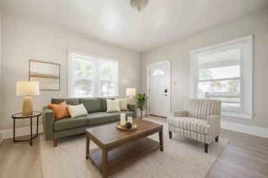 Main picture of 102 S Elder Ave