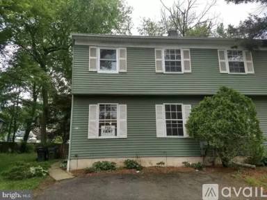 Main picture of 296 Cricklewood Cir