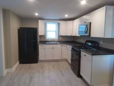 Main picture of 35 Pine St