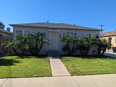 Main picture of 8610 1/2 Beverlywood St
