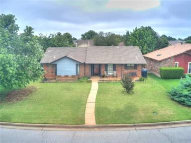 Main picture of 521 NW 141st St