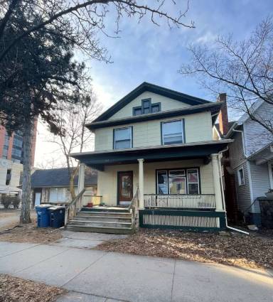Main picture of 410 E William St