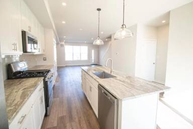 Main picture of 4721 Salmon St